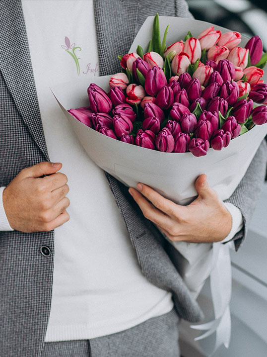 tulip flowers bouquet